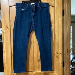 Levi capris size 14